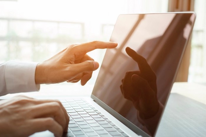 Laptop touchscreen terbaik untuk presentasi