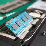 Cara upgrade RAM laptop untuk performa optimal
