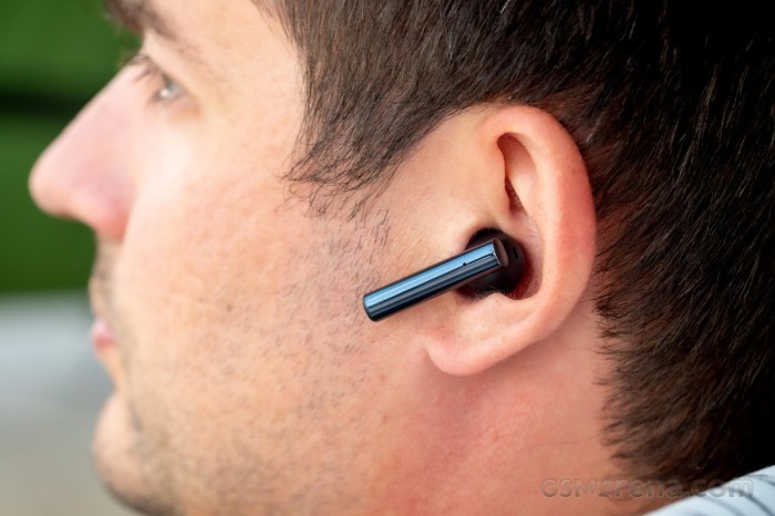 Review earphone TWS dengan bass terbaik